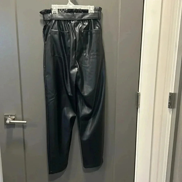 BAR III FAUX BLACK LEATHER WOMANS HIGH RISE BELTED PANTS SLACKS CLASSY SHARP FUN - Picture 4 of 10